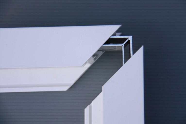 鋁塑共擠門窗制作工藝